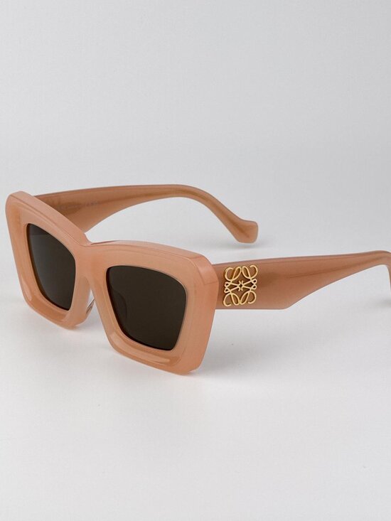 Loewe Women Sunglasses – Nude Pink/Brown Cat Eye Frame (LW40145F 72E) main image 4